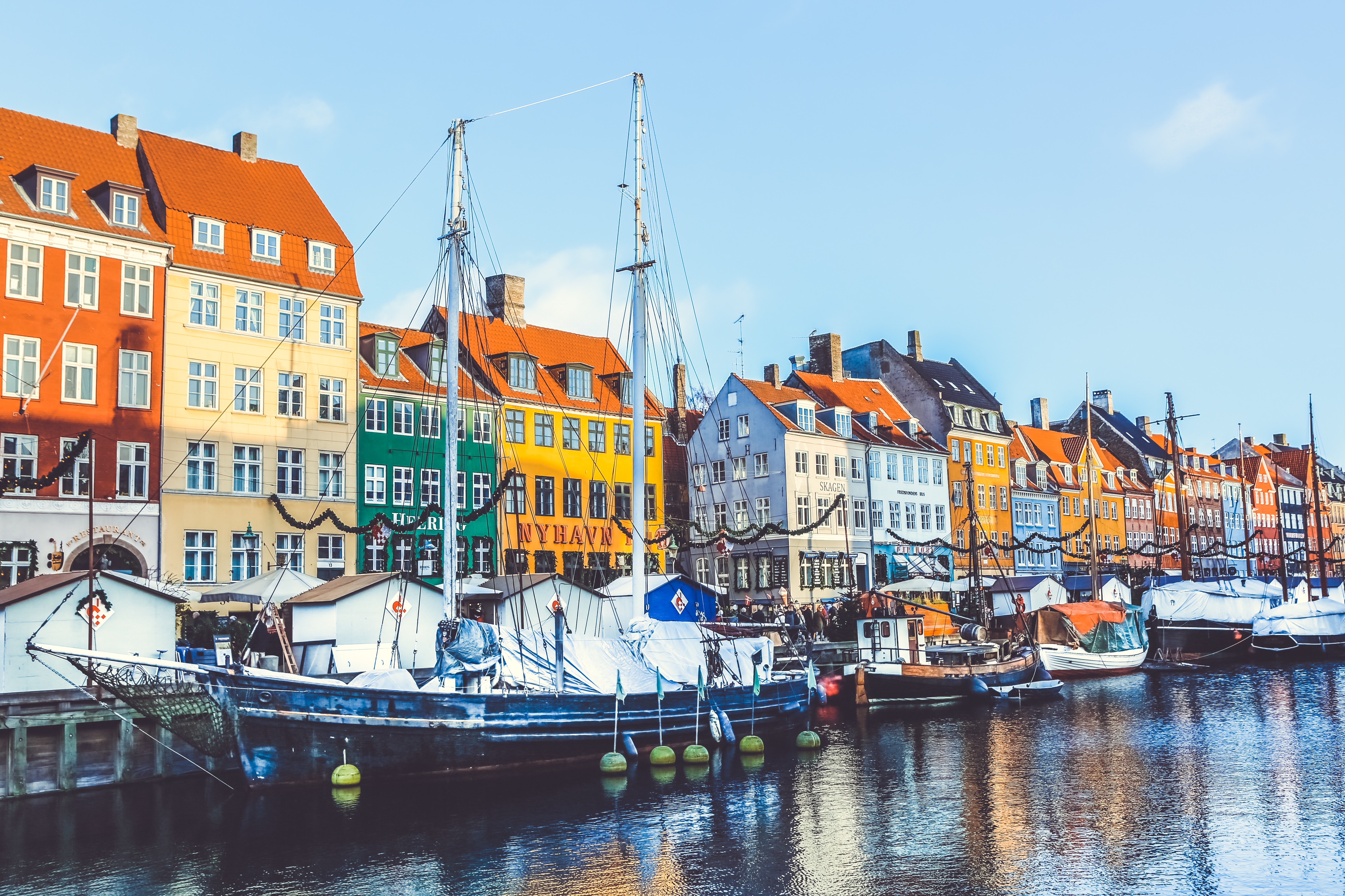 Tour for internationals with local students through Copenhagen - experience Copenhagen by boat and foot