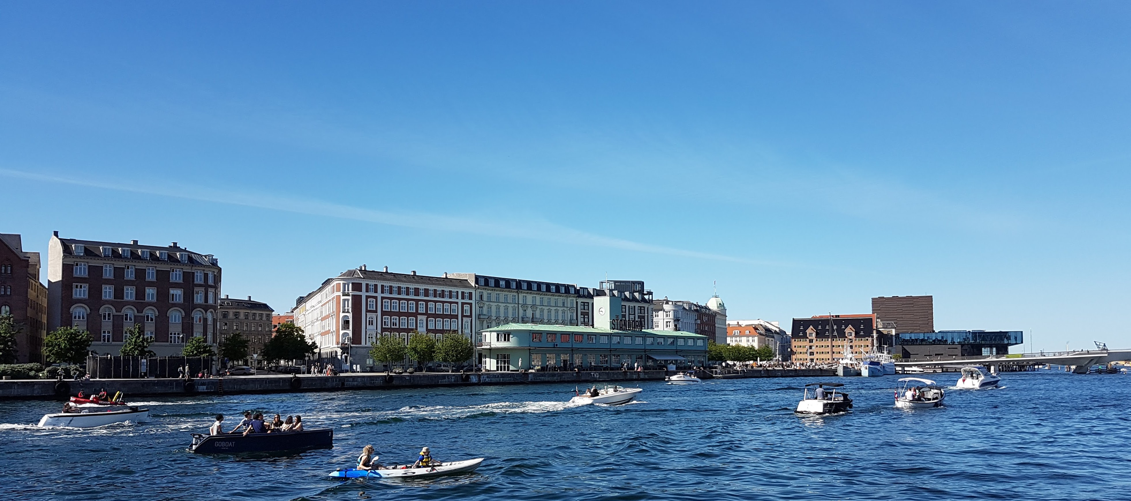 Copenhagen canals cruise with picnic boats