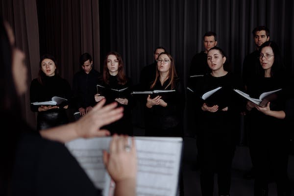 Oplev Sopran Bettina Hellemann Munch og pianist Julia Tabakova